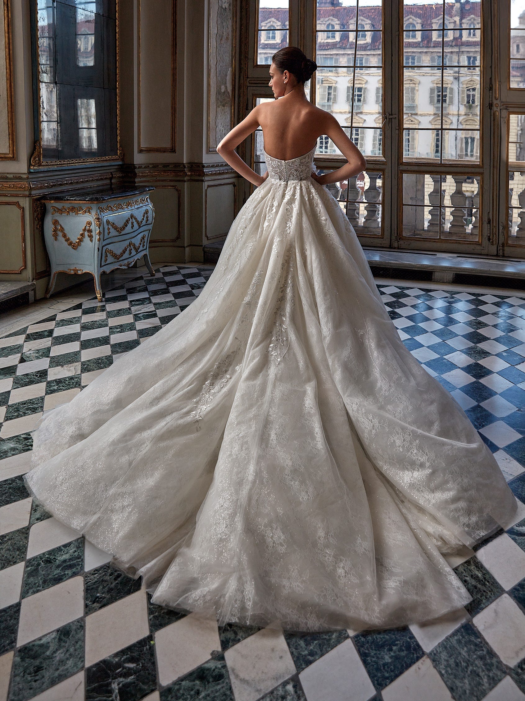 Dreamy Ball Gown Wedding Dresses for Your Fairytale Celebration